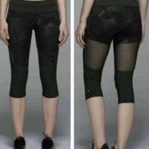LULULEMON TRAINING TOUGH LEGGING PANT GREEN CAMO WOMENS 10